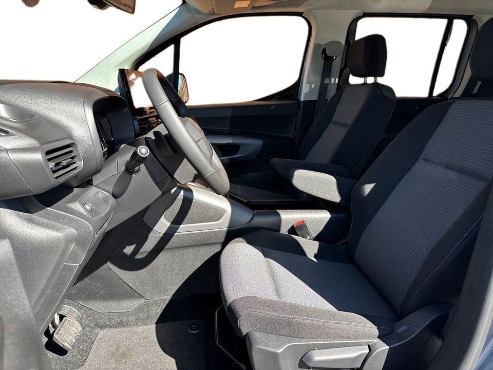 Toyota ProAce City Verso 50 Medium Family 5d