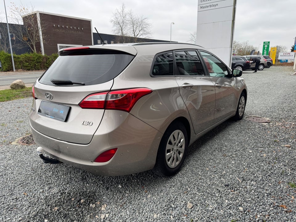 Hyundai i30 1,6 CRDi 110 Active+ CW 5d