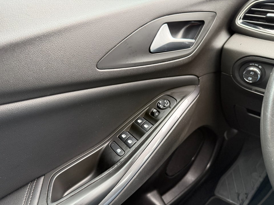 Opel Grandland X 1,6 Hybrid Ultimate aut. 5d