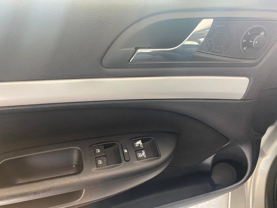 Skoda Octavia 1,6 FSi Ambiente 5d
