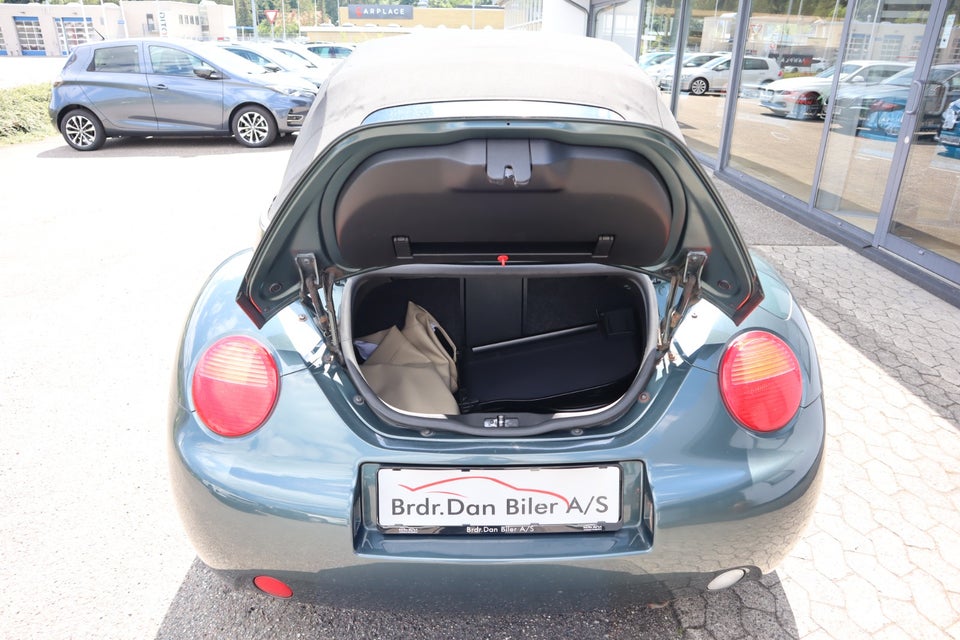 VW New Beetle 2,0 Cabriolet 2d