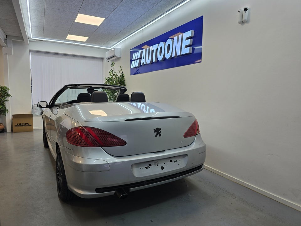 Peugeot 307 2,0 16V CC 2d