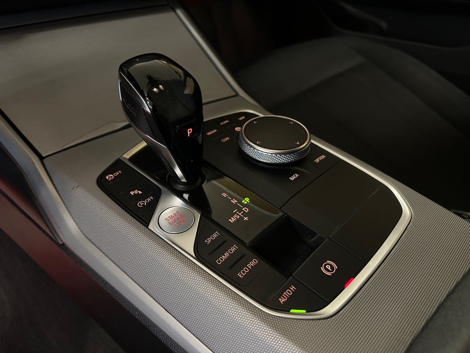 BMW 320d 2,0 Touring Connected aut. 5d