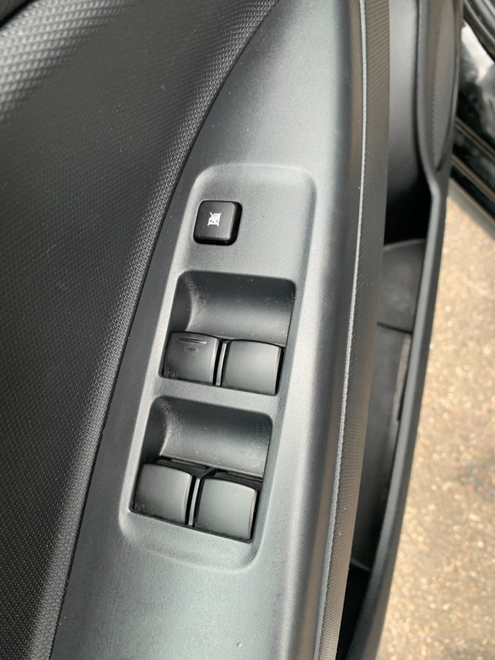 Mitsubishi Space Star 1,2 Black & White 5d