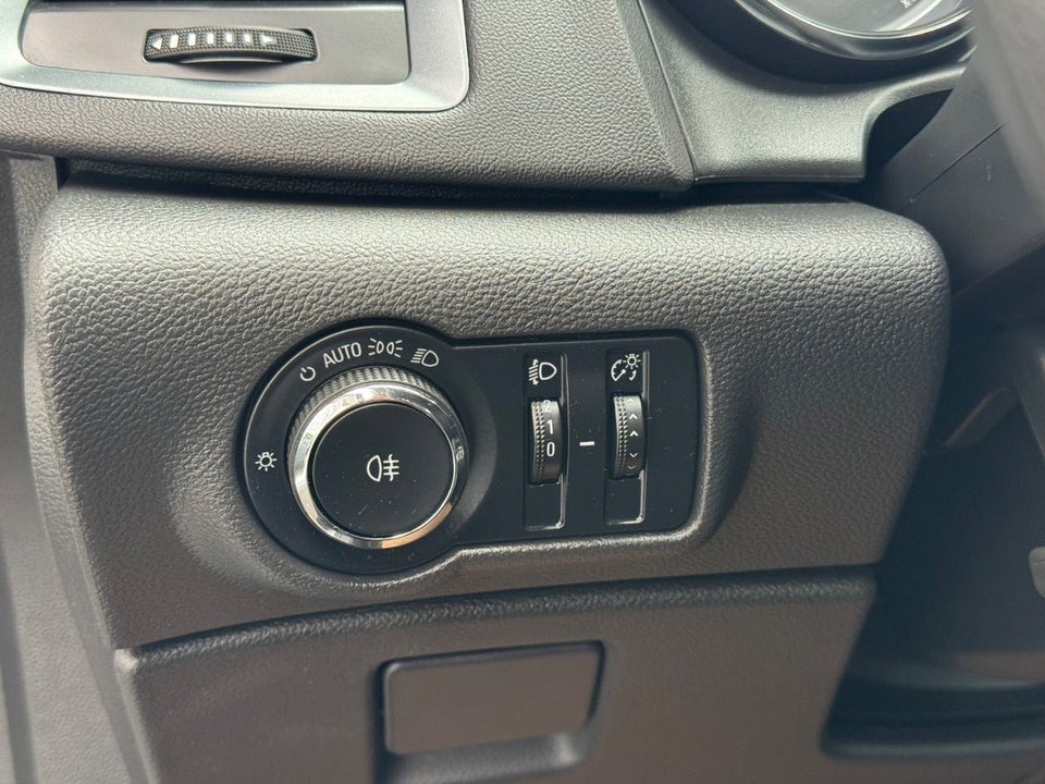 Opel Astra 1,4 T 140 Enjoy 4d