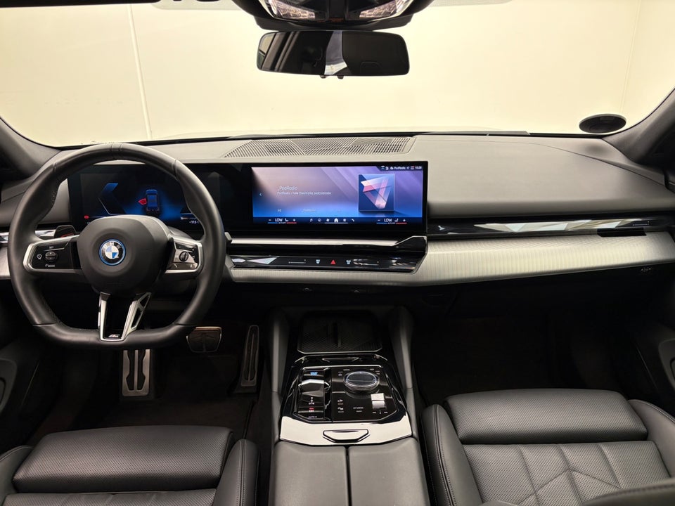 BMW i5 eDrive40 M-Sport 4d