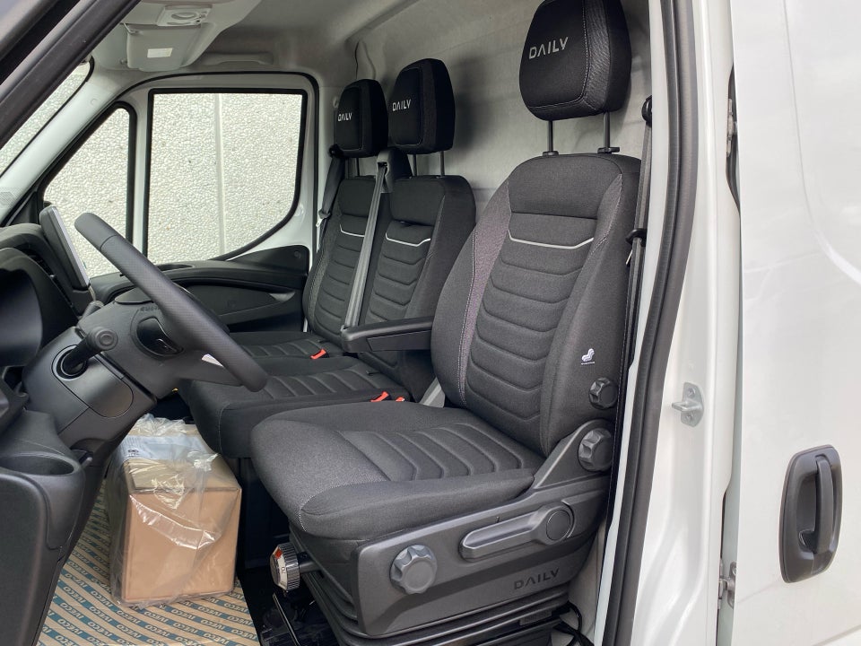 Iveco Daily 3,0 35C18 12m³ Van AG8