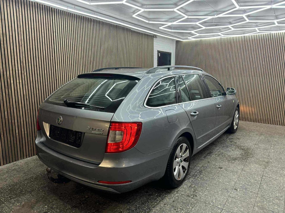 Skoda Superb 1,6 TDi 105 Ambition Combi GreenLine 5d