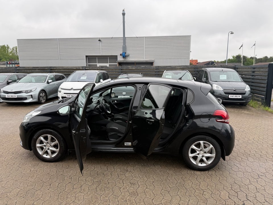 Peugeot 208 1,2 VTi 82 Allure Sky 5d