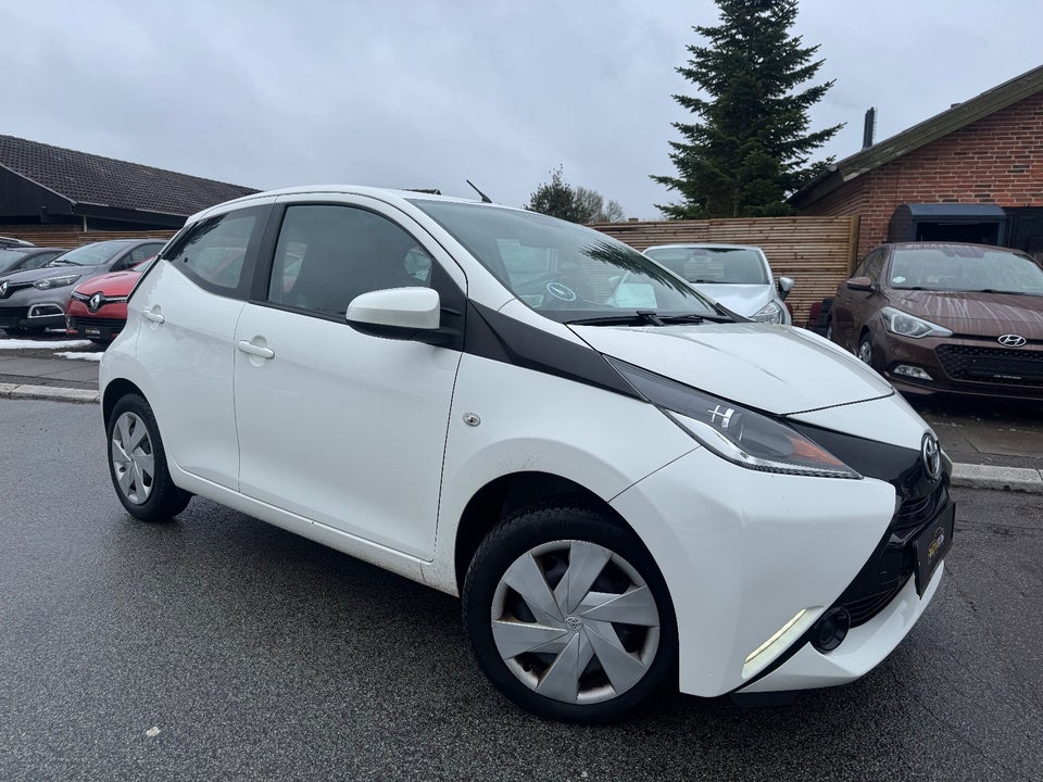 Toyota Aygo 1,0 VVT-i x-play x-shift 5d
