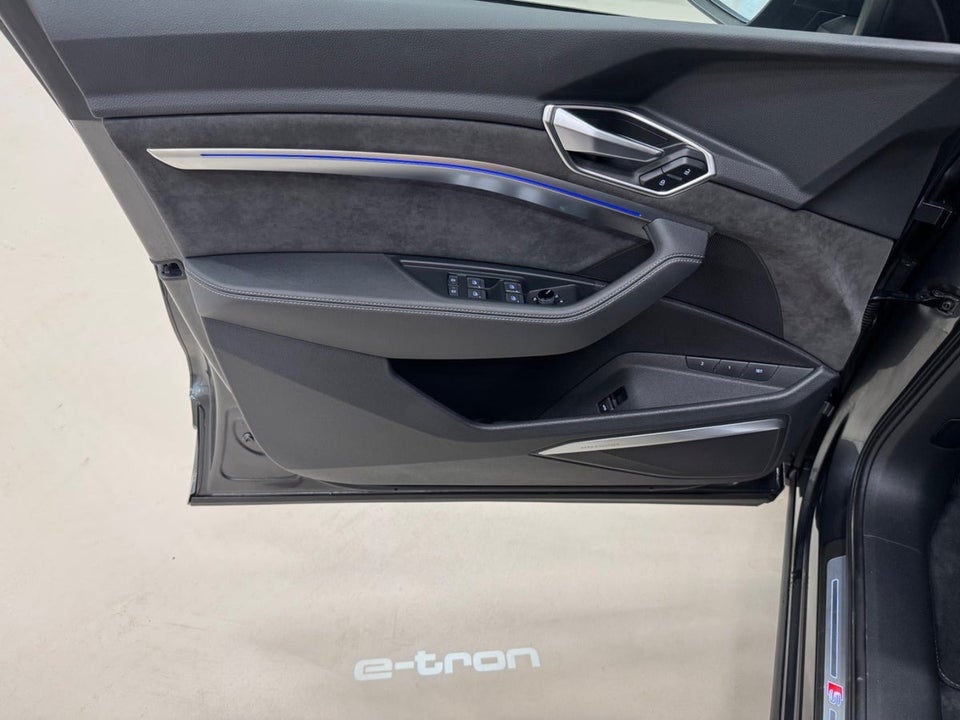 Audi e-tron 55 S-line Sportback quattro 5d