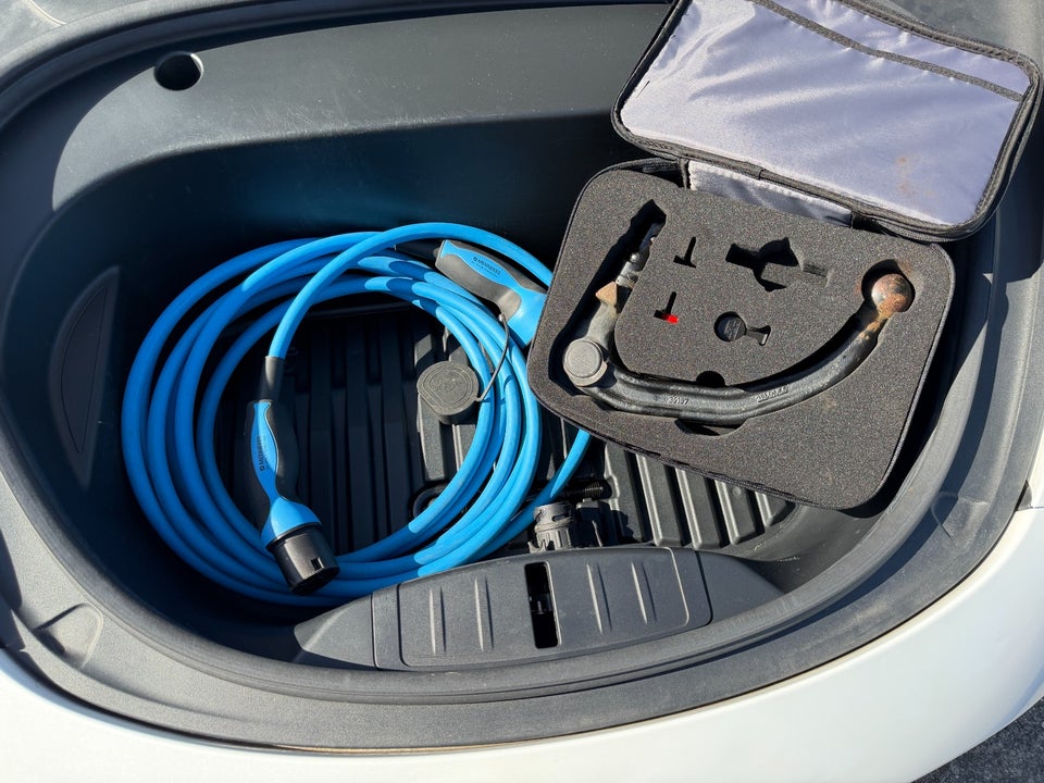 Tesla Model 3 RWD 4d