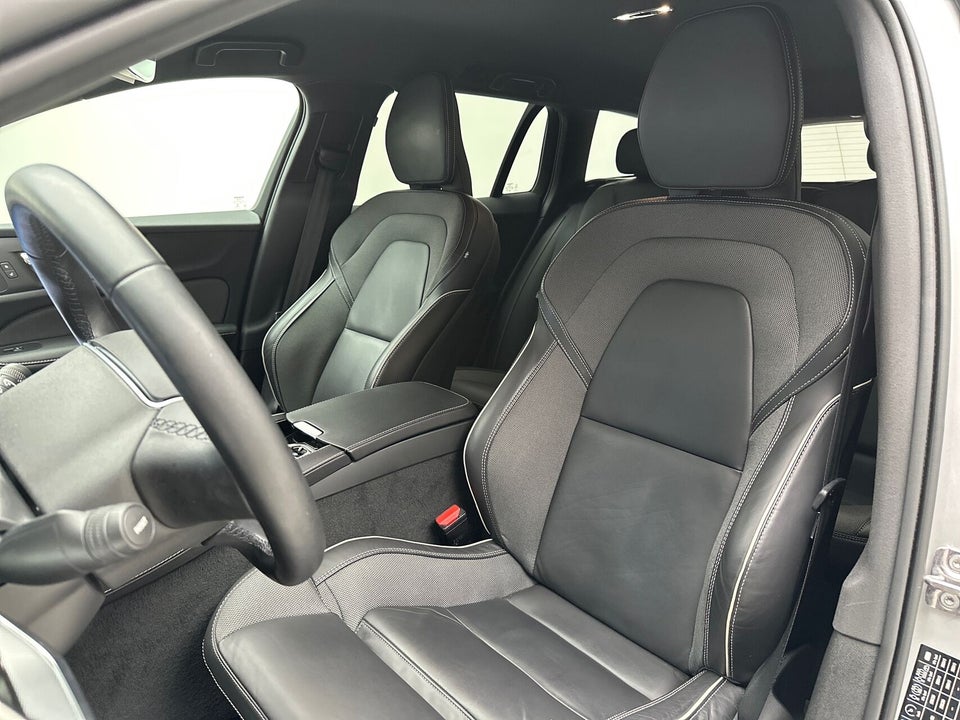 Volvo V60 2,0 T6 ReCharge R-Design aut. AWD 5d