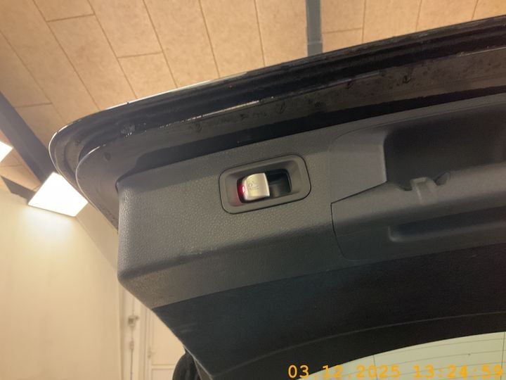 Mercedes E300 e 2,0 AMG Line stc. aut. 5d