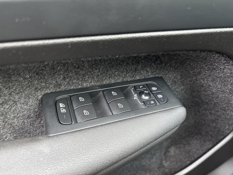 Volvo XC40 P6 ReCharge Core 5d