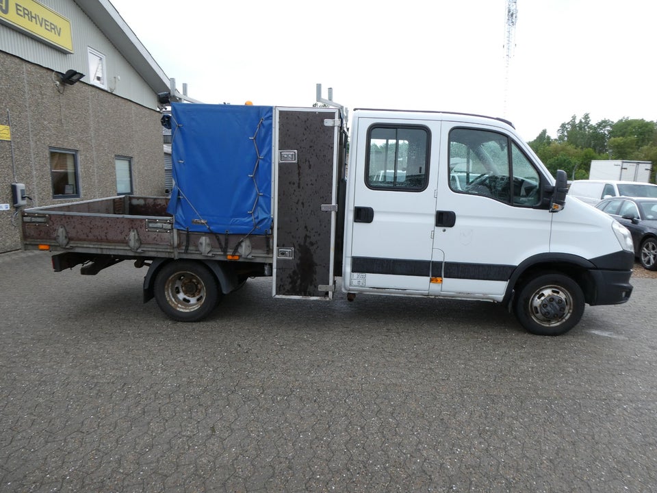 Iveco Daily 3,0 35C17 Mandskabsvogn m/lad 4d