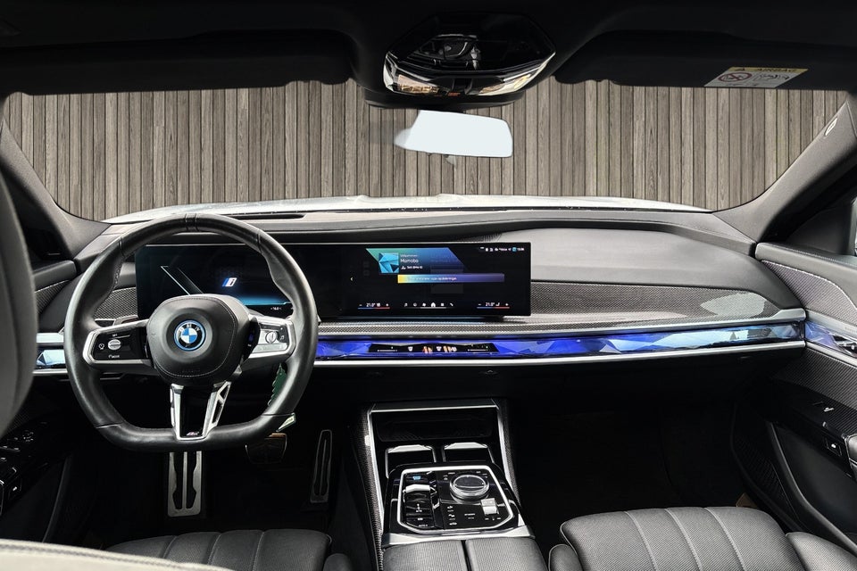 BMW i7 xDrive60 M-Sport 4d