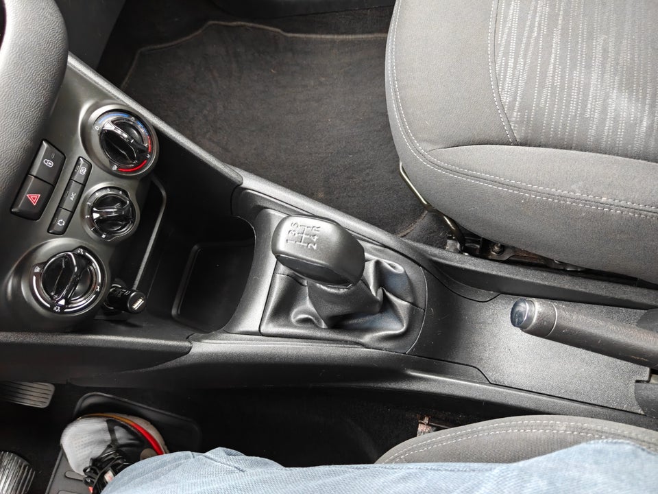 Peugeot 208 1,0 VTi Access 5d