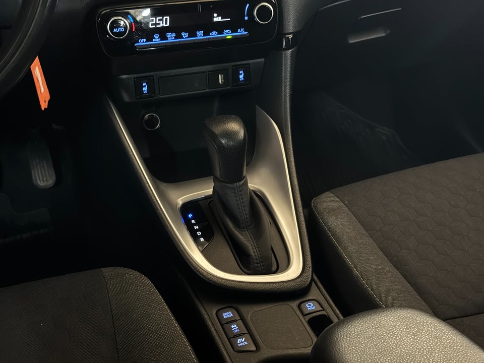 Toyota Yaris 1,5 Hybrid H3 e-CVT 5d