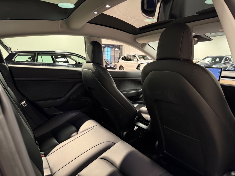 Tesla Model 3 Standard Range+ RWD 4d