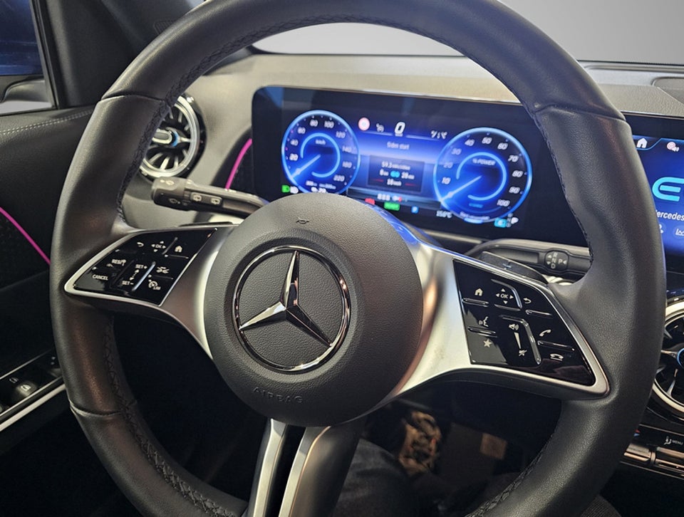 Mercedes EQB300 Progressive Advance Plus 4Matic 5d