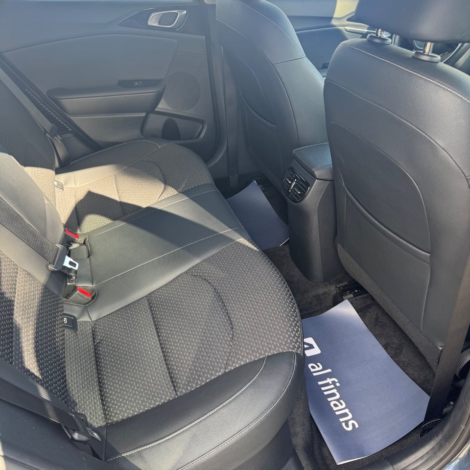 Kia XCeed 1,6 PHEV Upgrade Intro DCT 5d
