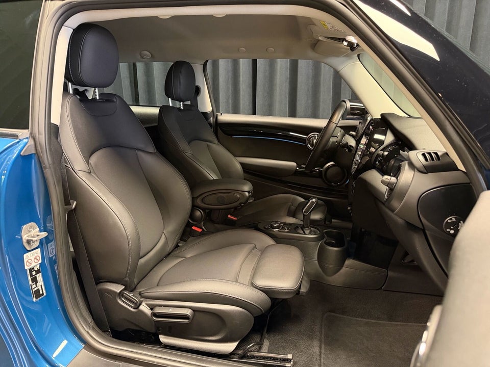 MINI Cooper SE Essential 3d