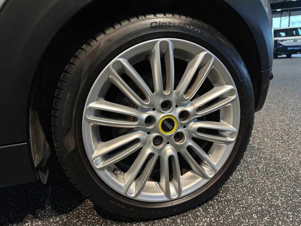 MINI Cooper SE Classic Trim 3d