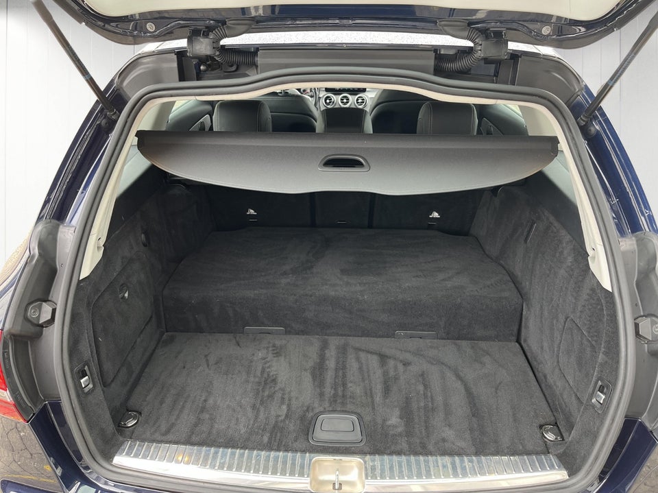 Mercedes C300 de 2,0 Advantage stc. aut. 5d