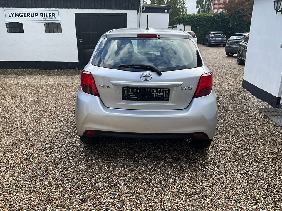 Toyota Yaris 1,0 VVT-i T2 Komfort 5d