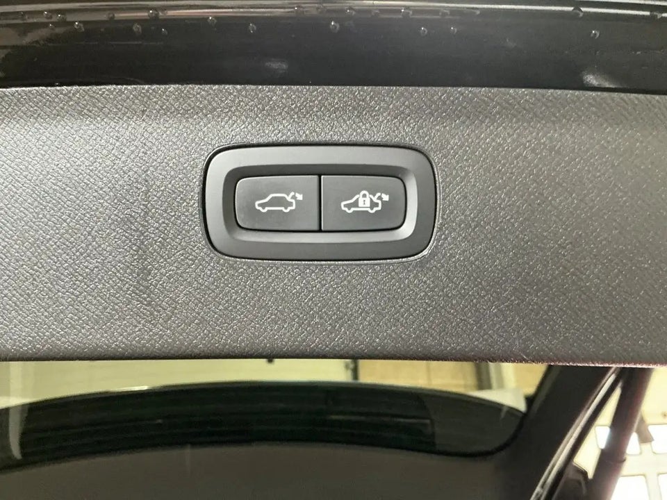 Volvo XC90 2,0 T8 ReCharge R-Design aut. AWD 7prs 5d