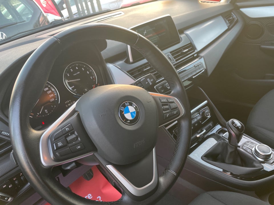 BMW 216i 1,5 Gran Tourer Sport Line 5d