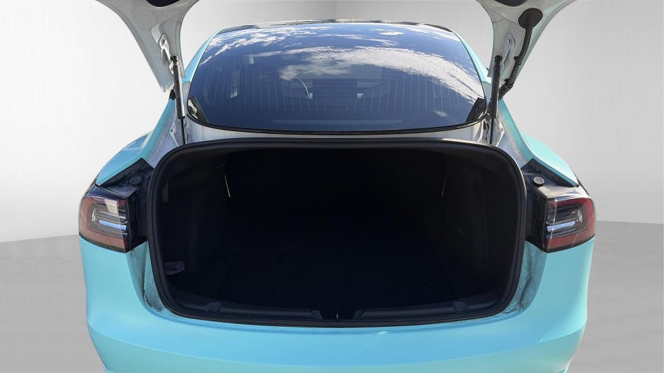 Tesla Model 3 Standard Range+ RWD 4d