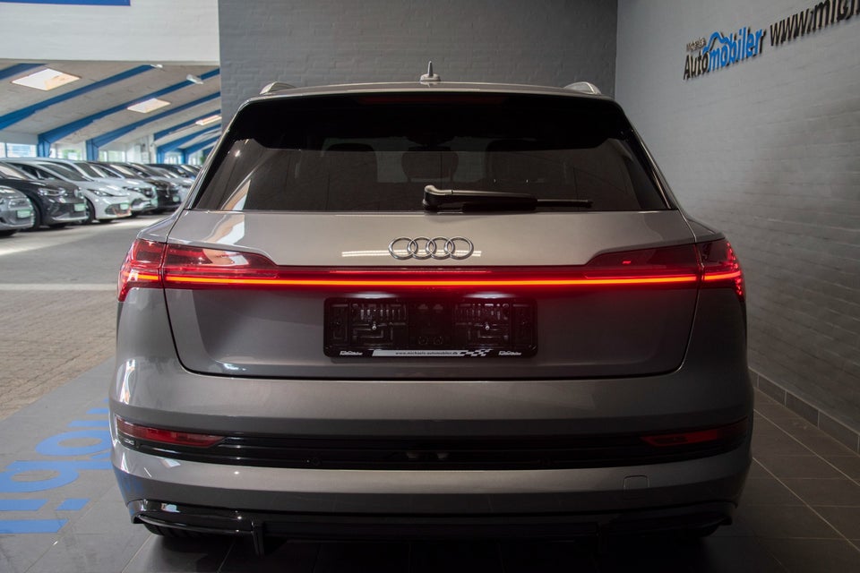 Audi e-tron 55 S-line quattro 5d