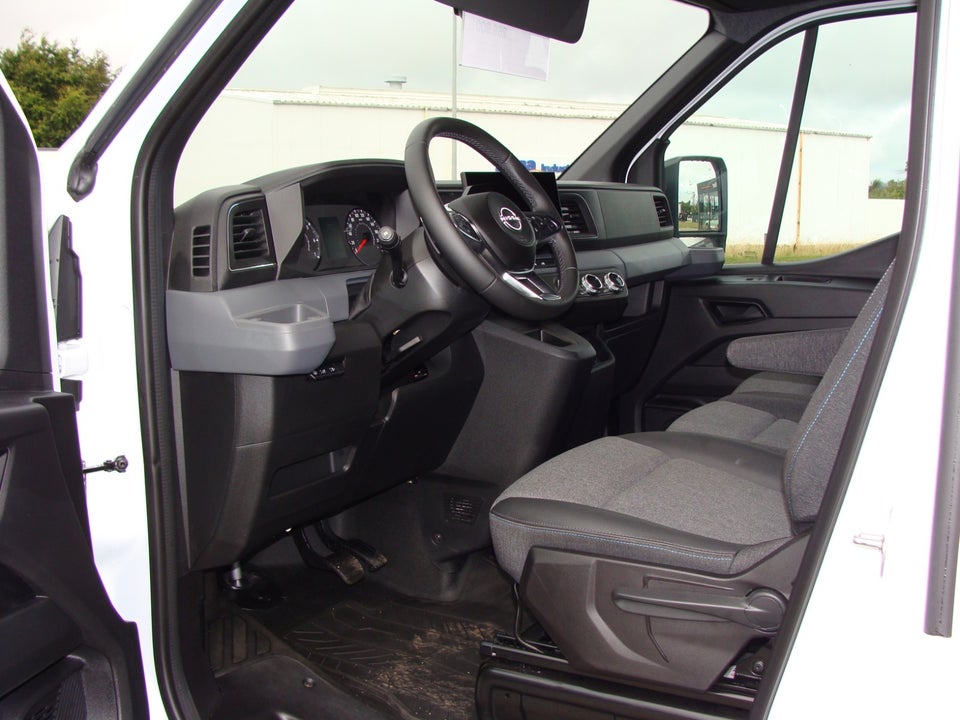 Nissan Interstar 2,0 dCi 170 L2H2 Tekna aut. Van