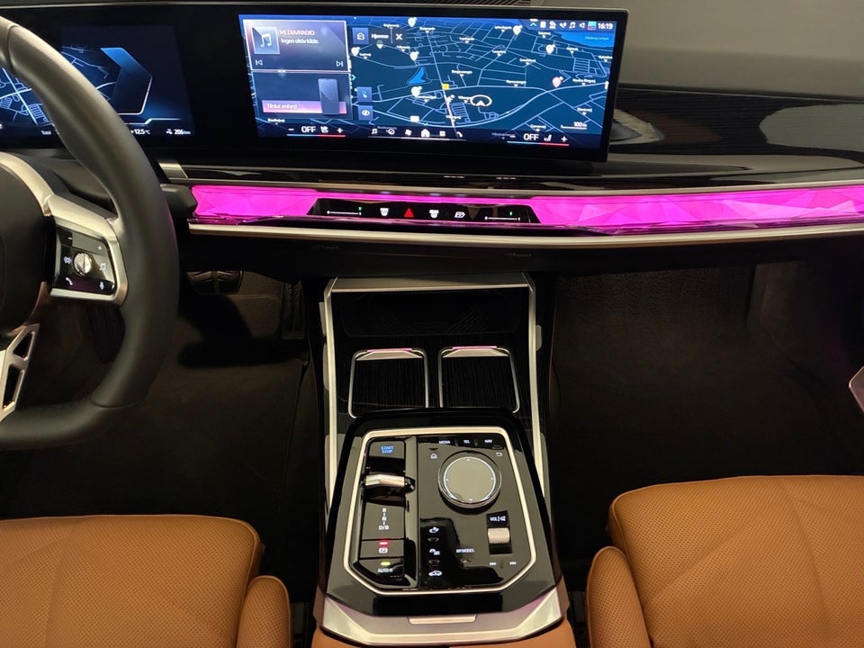 BMW i7 eDrive50 M-Sport 4d