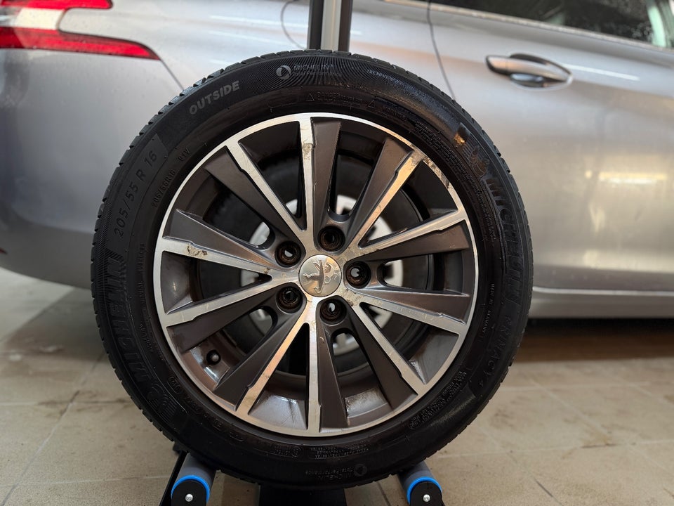 Peugeot 308 1,2 e-THP 130 Allure SW 5d