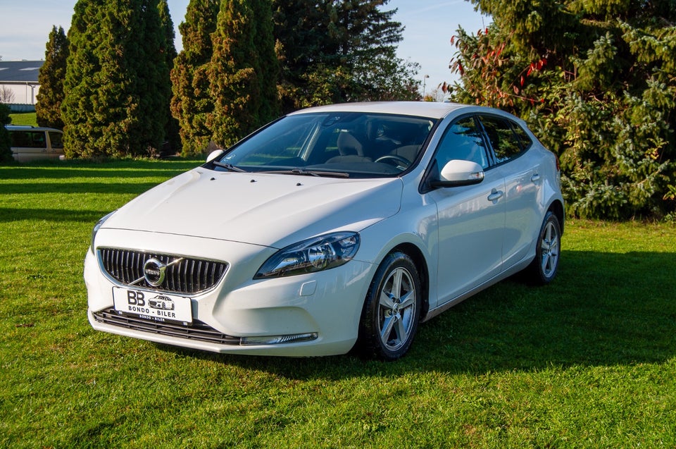 Volvo V40 2,0 D2 120 Kinetic 5d