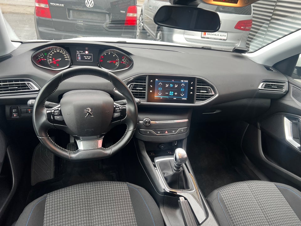 Peugeot 308 1,5 BlueHDi 130 Style SW 5d