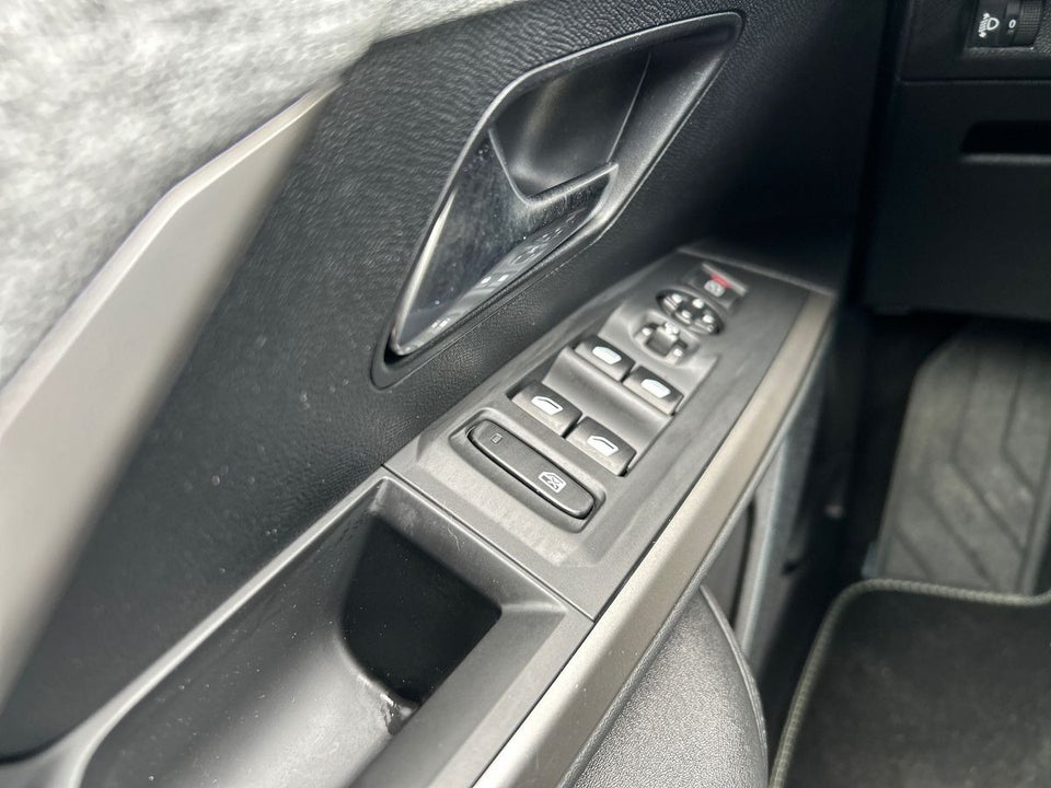 Peugeot e-5008 77 Allure 7prs 5d