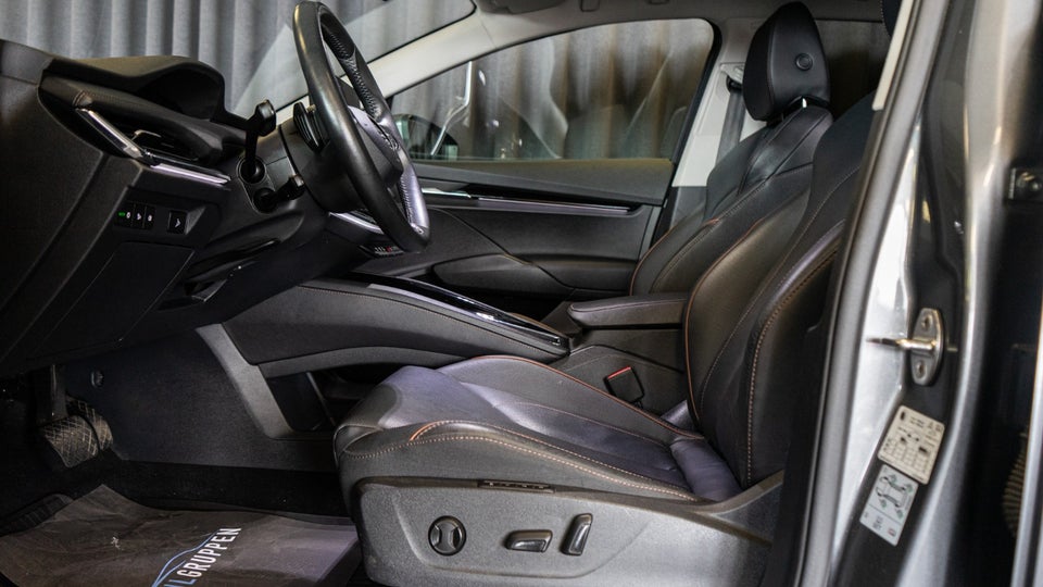 Skoda Enyaq 80x iV Suite 5d