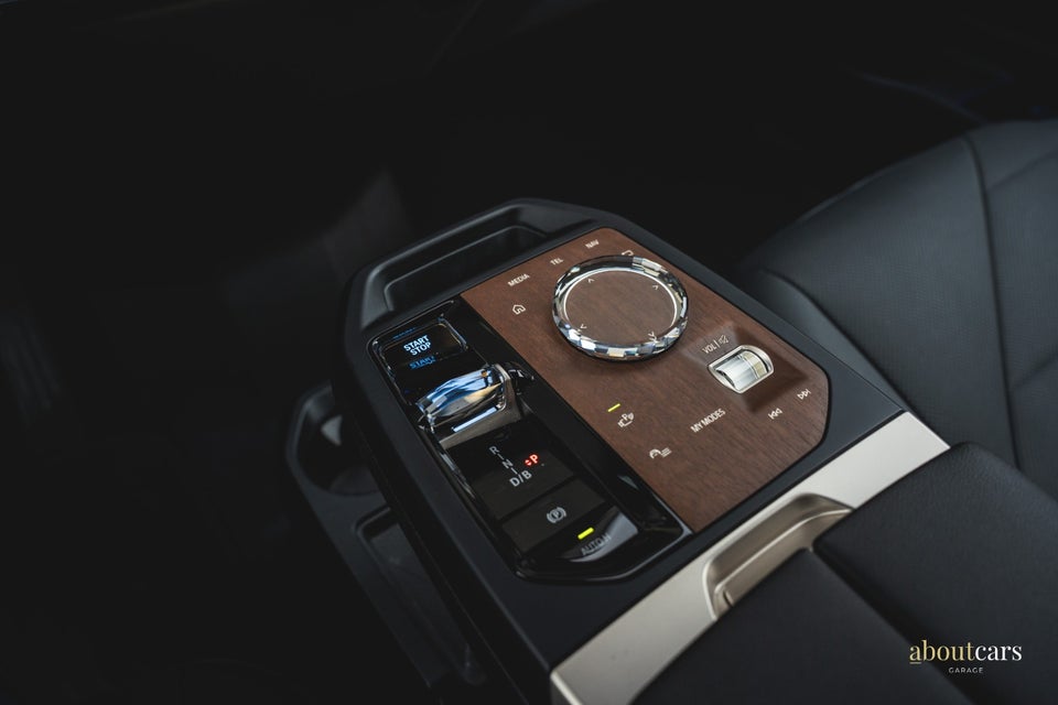 BMW iX xDrive40 Sport 5d