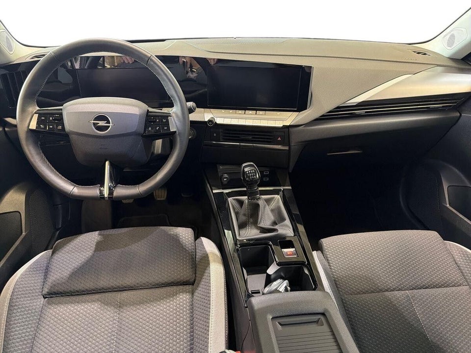 Opel Astra 1,2 T 110 Edition 5d