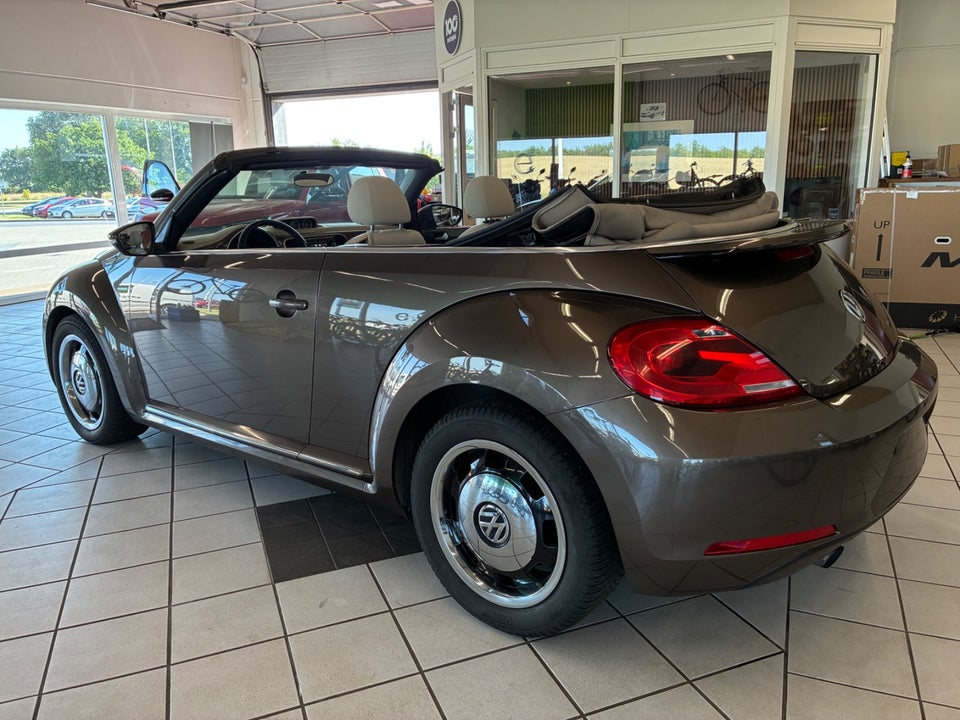 VW The Beetle 1,2 TSi 105 Design Cabriolet 2d
