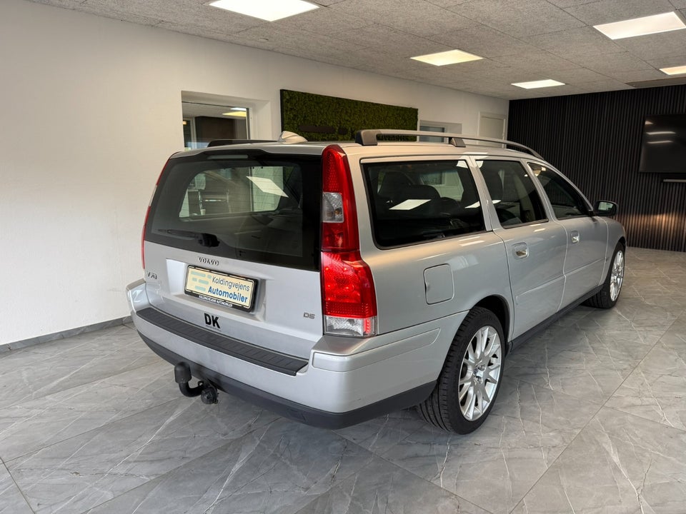 Volvo V70 2,4 D 130 Momentum aut. 5d