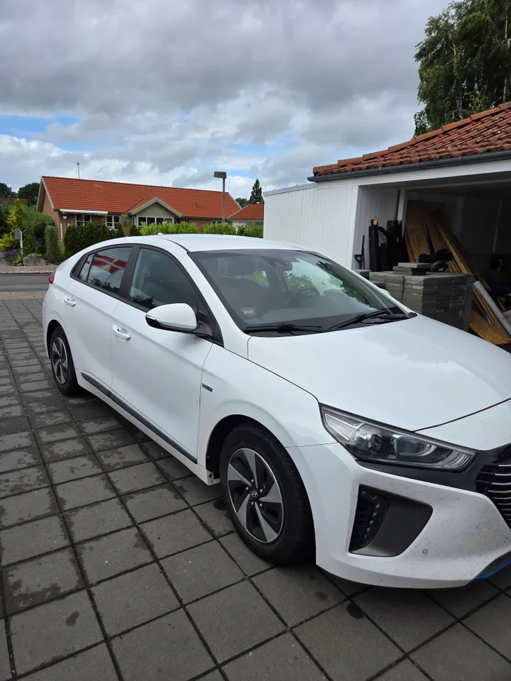 Hyundai Ioniq 1,6 HEV Trend DCT 5d