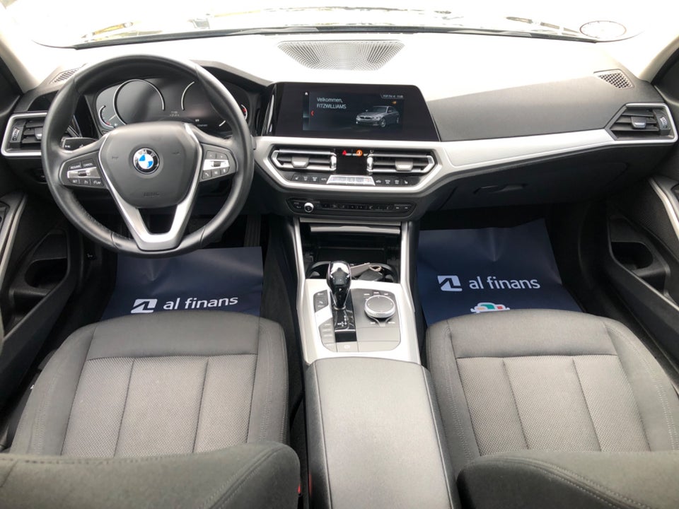 BMW 320i 2,0 Connected aut. 4d
