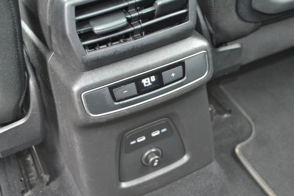 Audi Q4 e-tron 40  5d