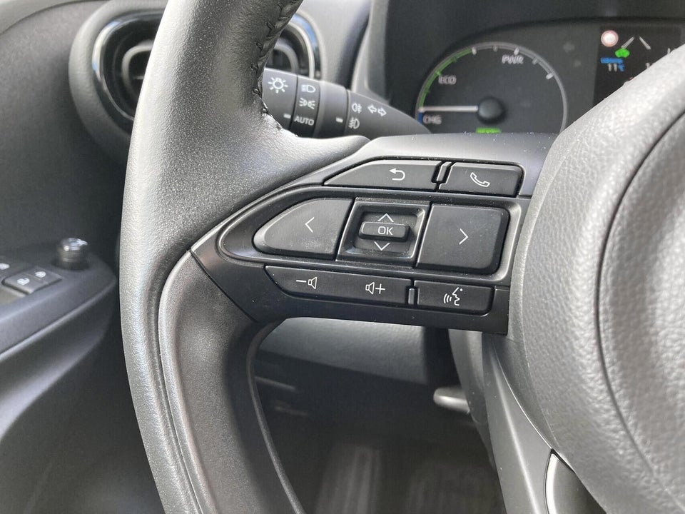 Toyota Yaris 1,5 Hybrid Active Tech e-CVT 5d