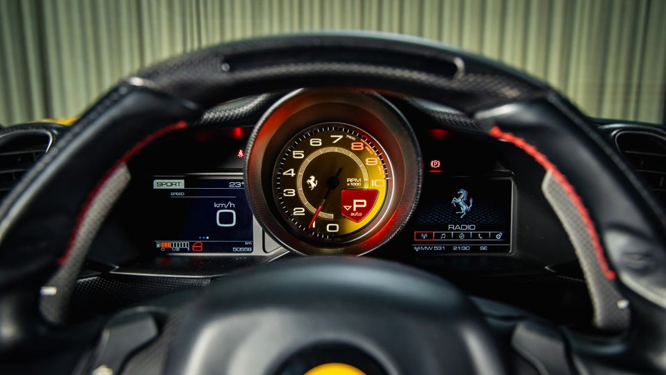 Ferrari 488 Pista 3,9 DCT 2d